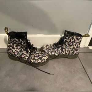 Dr. Martens 1460 Flower Combat Boots EUC